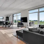 3 Bedroom Lovely In בית נופש