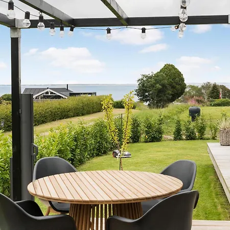 بيت للعطل 3 Bedroom Lovely In *