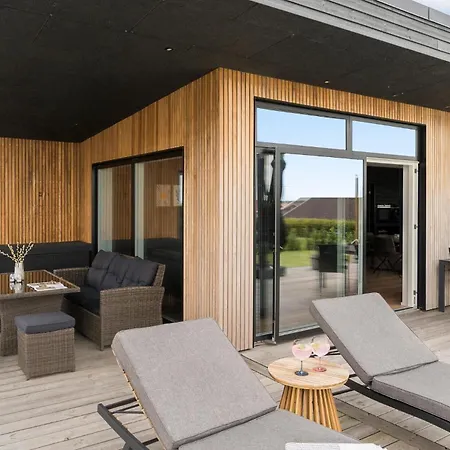 بيت للعطل 3 Bedroom Lovely In Sjolund