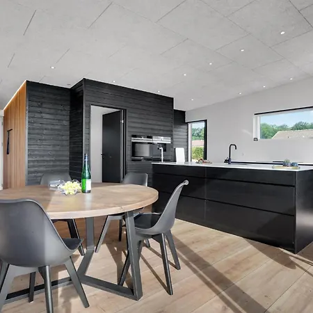 3 Bedroom Gorgeous In * Sjolund