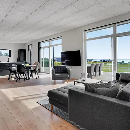 3 Bedroom Gorgeous In Holiday home