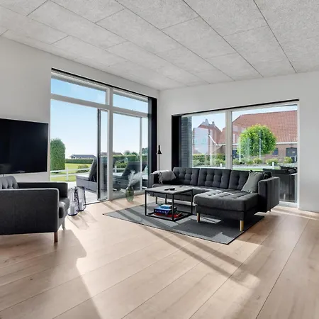 3 Bedroom Lovely In Sjølund