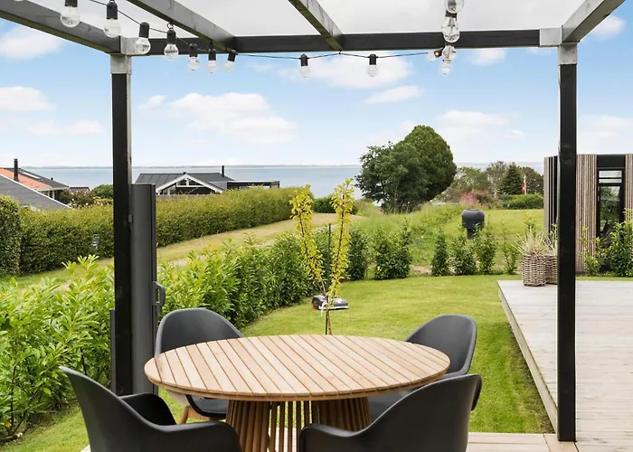 بيت للعطل 3 Bedroom Lovely In *