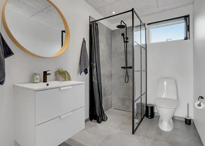 3 Bedroom Lovely In بيت للعطل